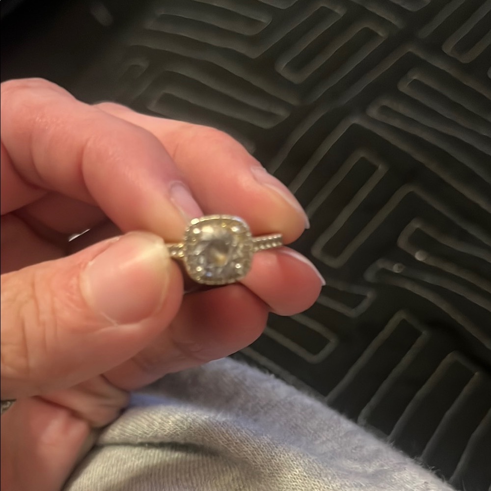 Elegant Gold and Silver Women's Ring